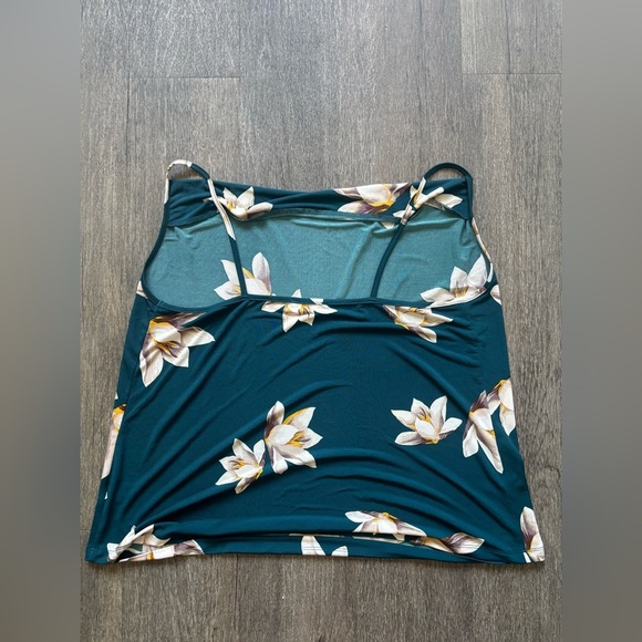 Elegant Floral Cowl Neck Camisole - Picture 4 of 5